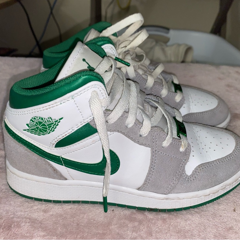Nike Air Jordan 1 Mid SE sneakers